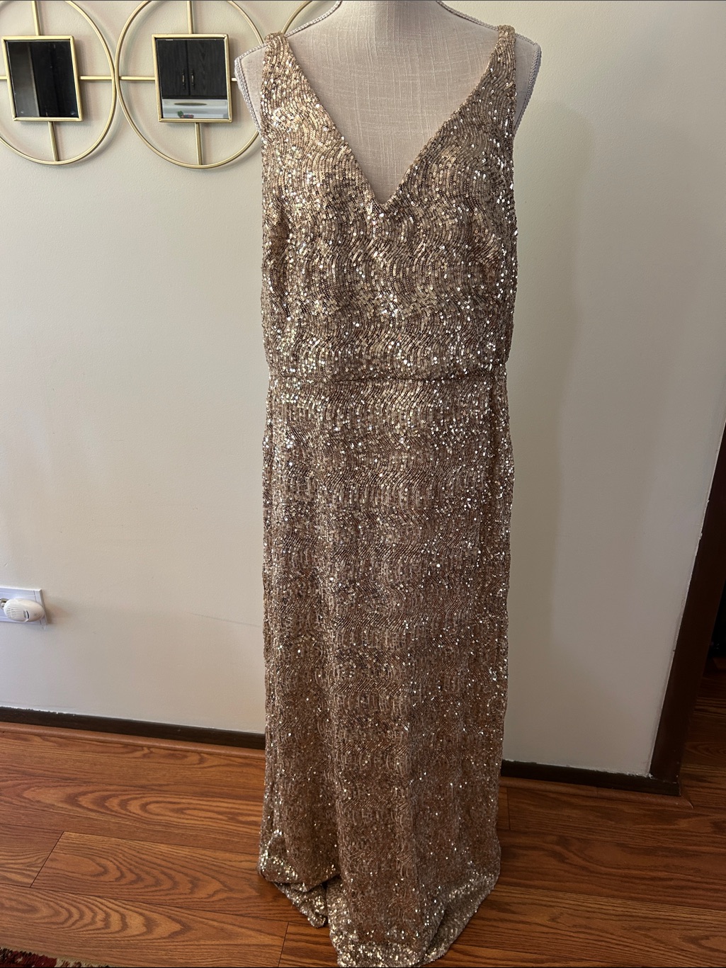 R&M Richards Gold Sequin V-Neck Evening Gown, Maxi Lined Formal Dress Size 20w